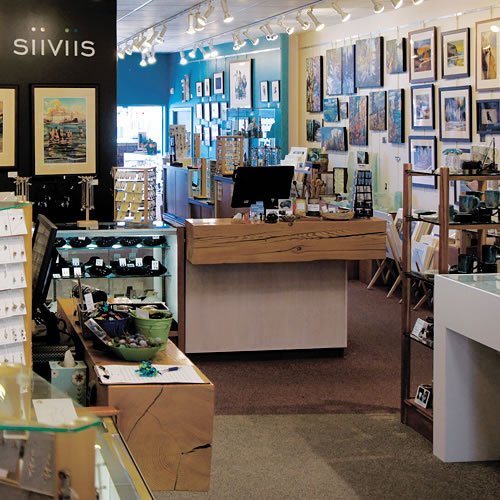 Sivertson Gallery expanded to Duluth in 1995 when Siiviis opened in Duluth’s Canal Park waterfront district. In 2022, Siiviis was sold to Amanda Clark.